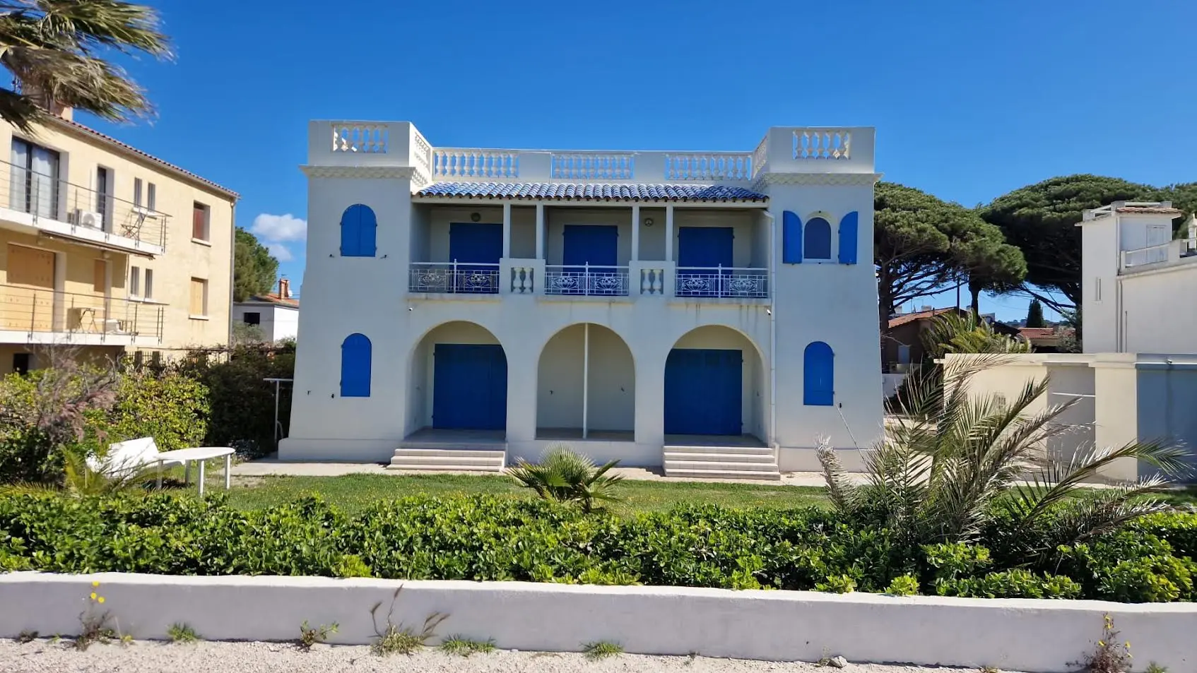 Façade rénovée dans le Var — agence ACR Provence Trans-en-Provence