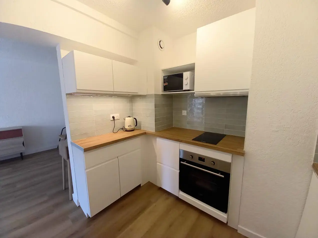 Finitions élégantes de la cuisine équipée sur mesure