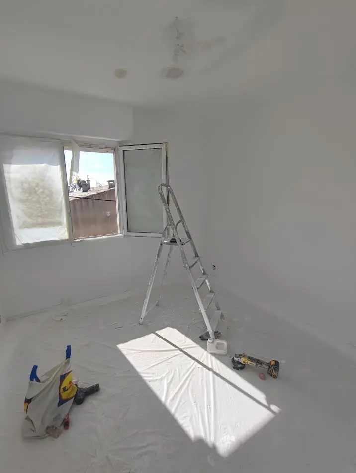 Rénovation complète d'un appartement avec modernisation des espaces et finitions soignées — Six-Fours-les-Plages, Var