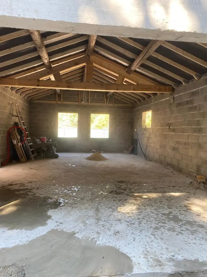 Création d'une dépendance extérieure et aménagement paysager