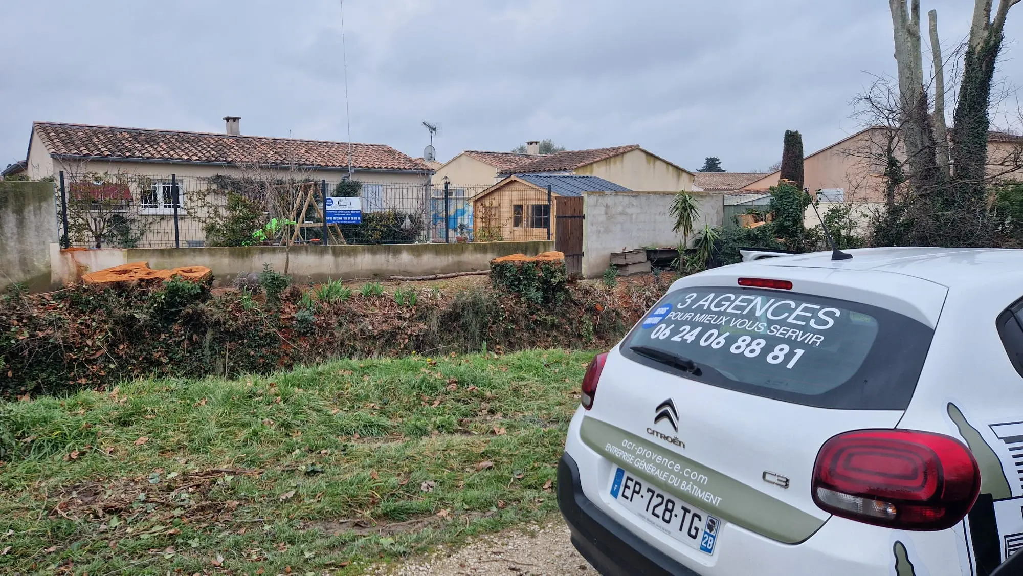 Intégration d'allées minérales dans le paysage