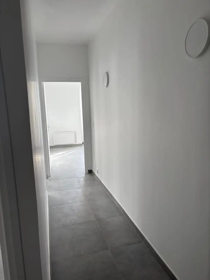 Nouvelles finitions modernes et lumineuses après réhabilitation du sinistre