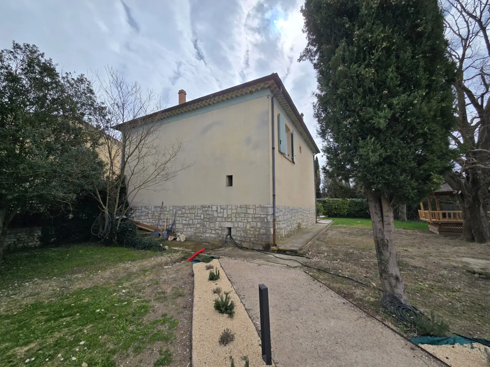 Extérieur de la bastide avant rénovation
